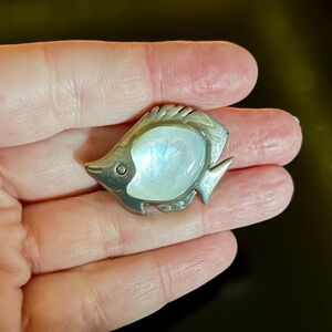 Vintage Kabana Sterling Silver 925 Mother of Pearl Fish Pin Brooch